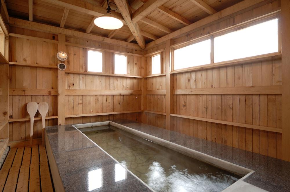 Yadoya Tsubaki Hotel Аомори Екстериор снимка