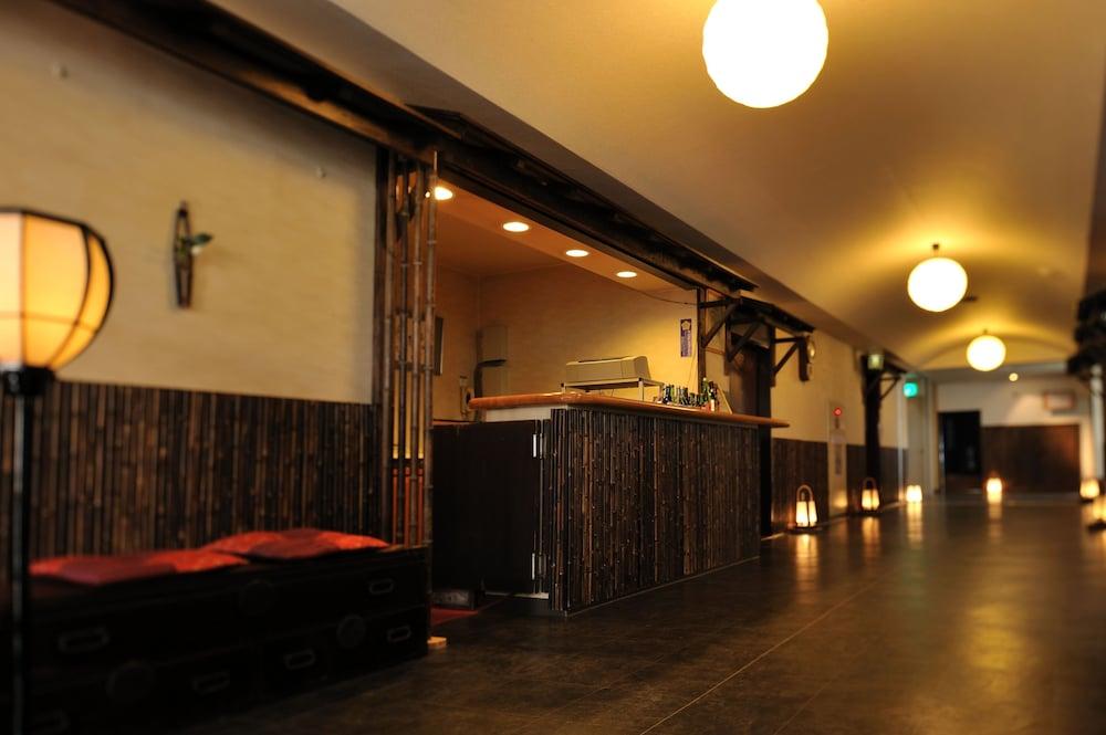 Yadoya Tsubaki Hotel Аомори Екстериор снимка